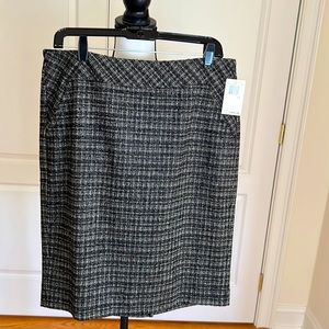 Trina Turk black / white tweed skirt